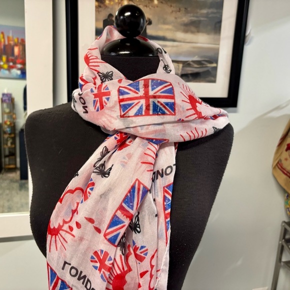 ❤️Iconic All Things London Oversized Scarf/Wrap - Picture 2 of 4